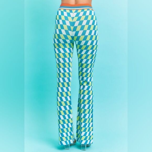 086. ABSTRACT CHECK KNIT SHORT SLEEVE TOP WITH PANT SET - Picture 7 of 8